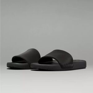 Lululemon Restfeel - Size 9